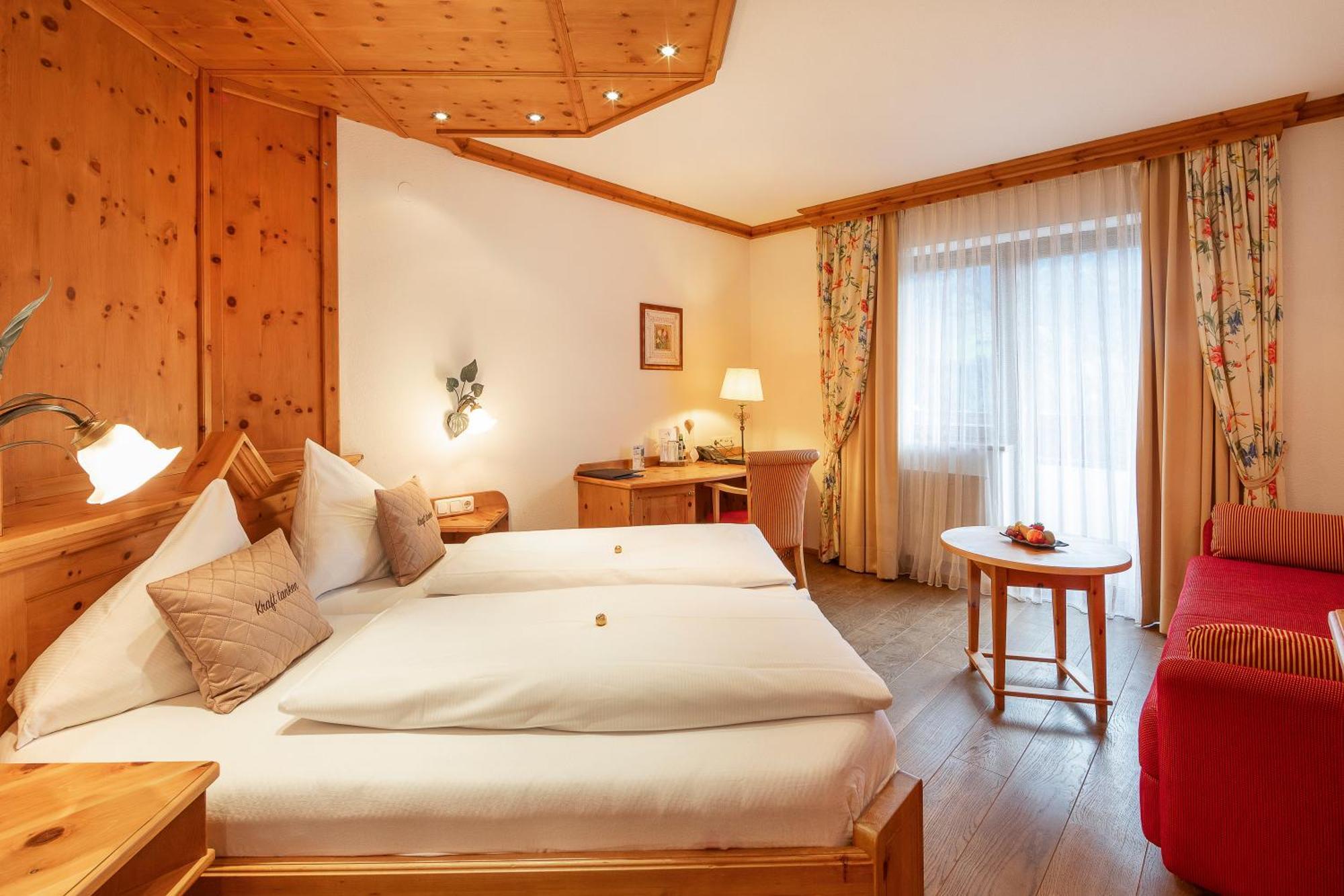 Aktivhotel Alpendorf Sankt Johann im Pongau Esterno foto